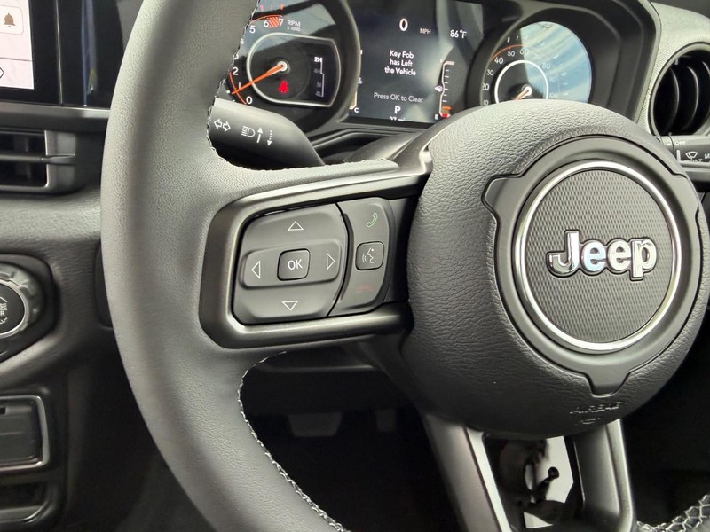 Jeep Wrangler Vehicle Full-screen Gallery Image 12