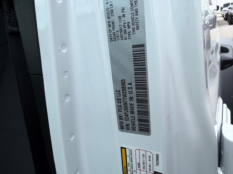 Jeep Wrangler Vehicle Full-screen Gallery Image 21