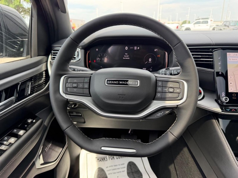 Jeep Grand Wagoneer Vehicle Full-screen Gallery Image 16