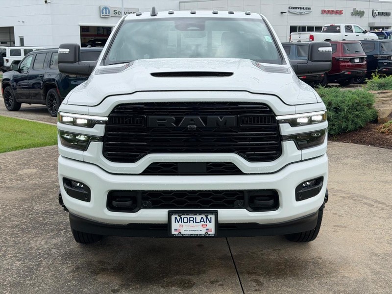 Ram 3500 Vehicle Full-screen Gallery Image 2