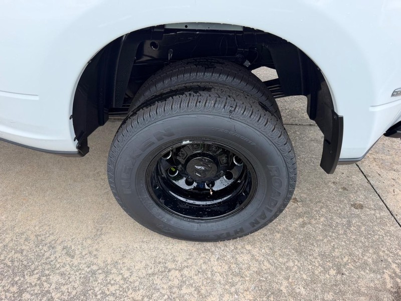 Ram 3500 Vehicle Full-screen Gallery Image 7
