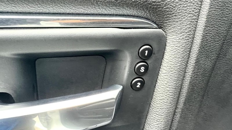 Ram 3500 Vehicle Full-screen Gallery Image 19