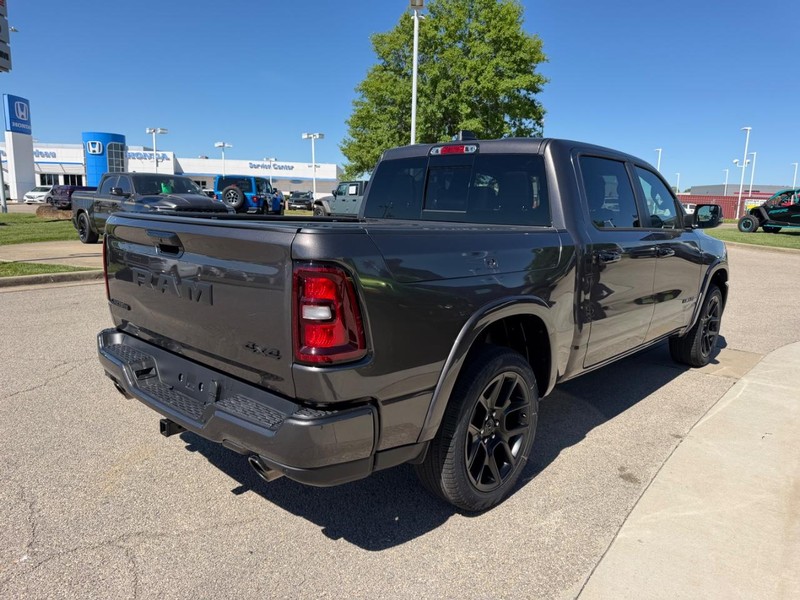 Ram 1500 Vehicle Full-screen Gallery Image 4