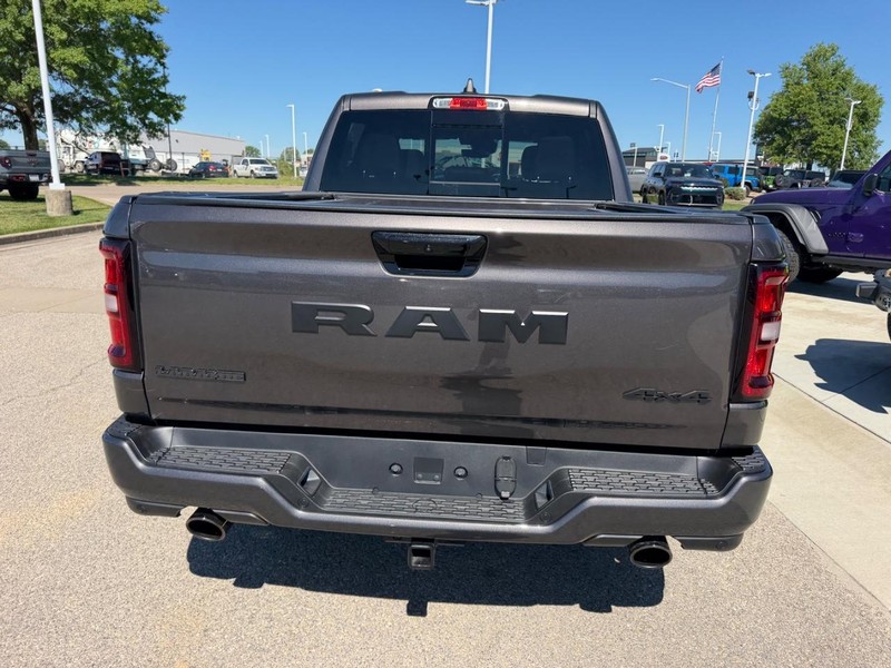 Ram 1500 Vehicle Full-screen Gallery Image 5