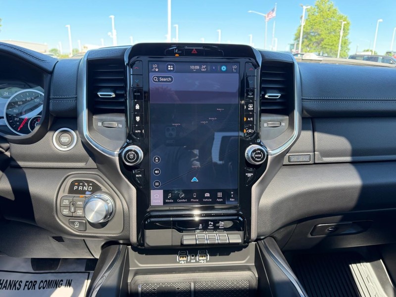 Ram 1500 Vehicle Full-screen Gallery Image 14