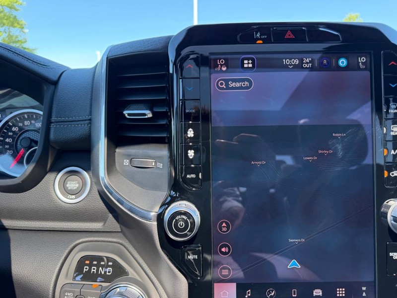 Ram 1500 Vehicle Full-screen Gallery Image 15