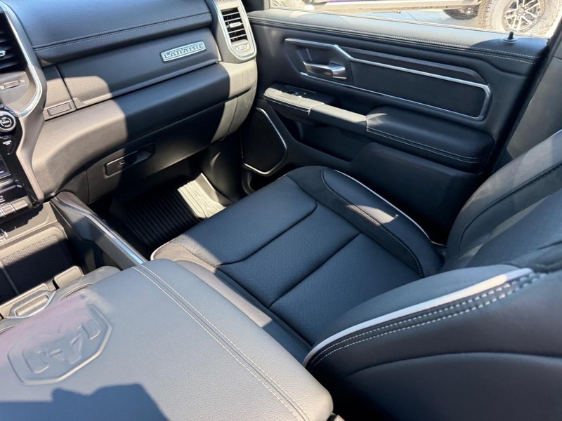 Ram 1500 Vehicle Full-screen Gallery Image 19
