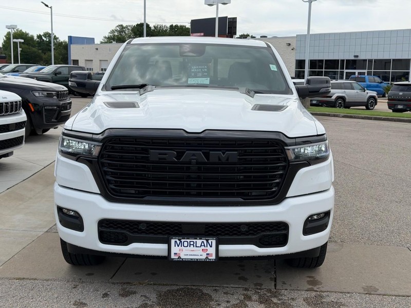 Ram 1500 Vehicle Full-screen Gallery Image 2