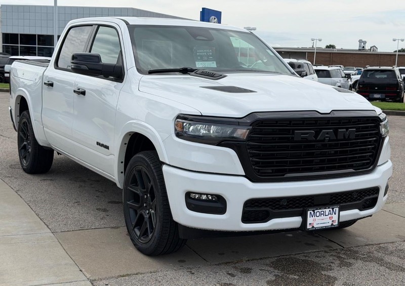 Ram 1500 Vehicle Full-screen Gallery Image 3