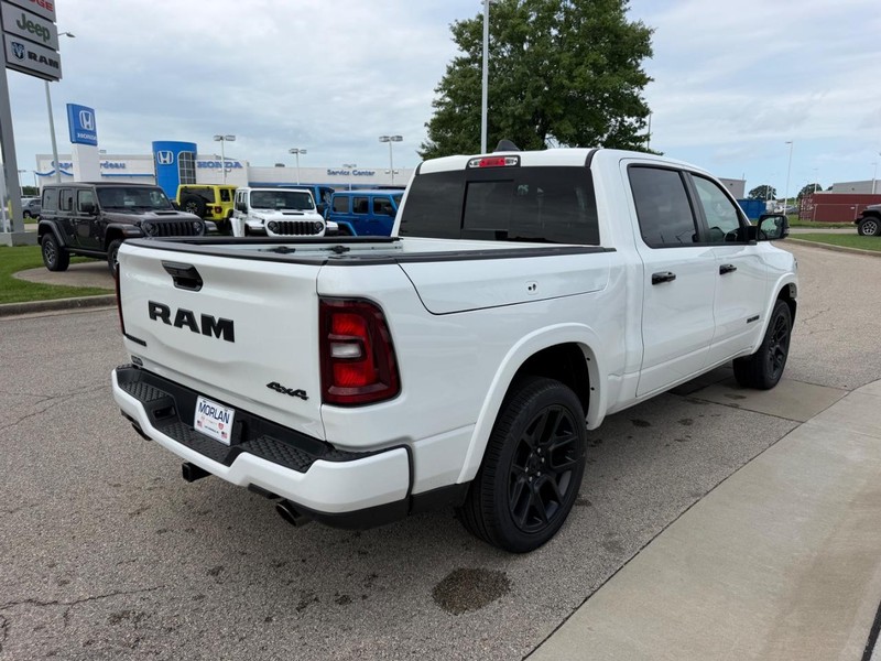 Ram 1500 Vehicle Full-screen Gallery Image 4