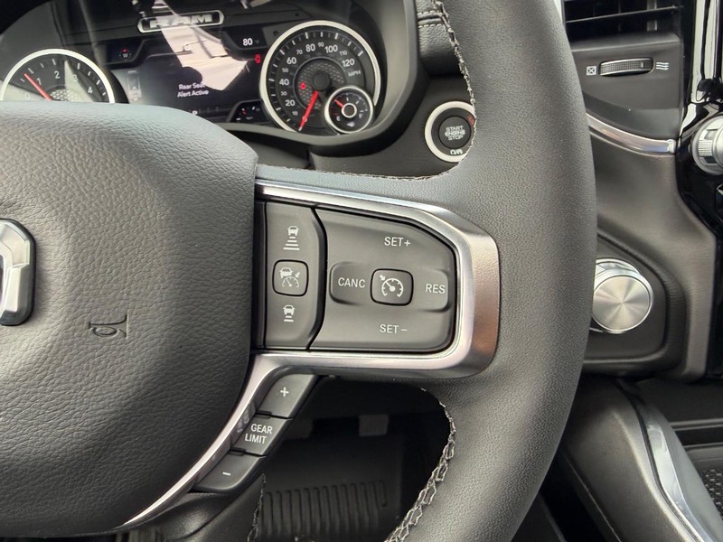 Ram 1500 Vehicle Full-screen Gallery Image 13