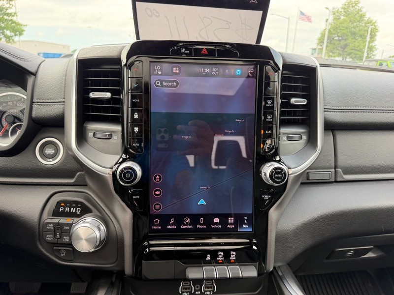 Ram 1500 Vehicle Full-screen Gallery Image 14