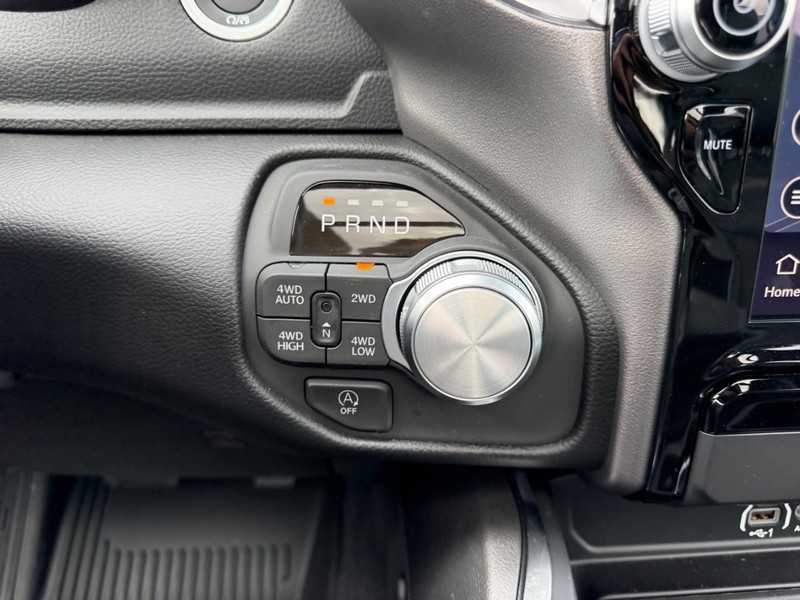Ram 1500 Vehicle Full-screen Gallery Image 15
