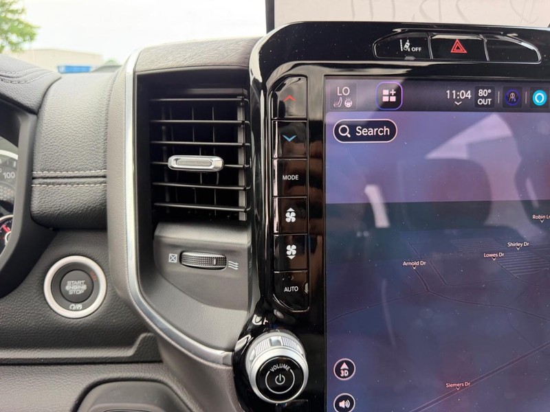 Ram 1500 Vehicle Full-screen Gallery Image 16