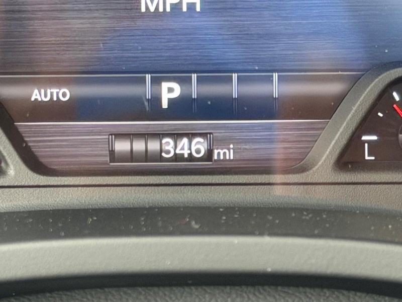 Ram 1500 Vehicle Full-screen Gallery Image 22