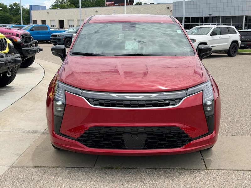 Chrysler Pacifica Vehicle Full-screen Gallery Image 2
