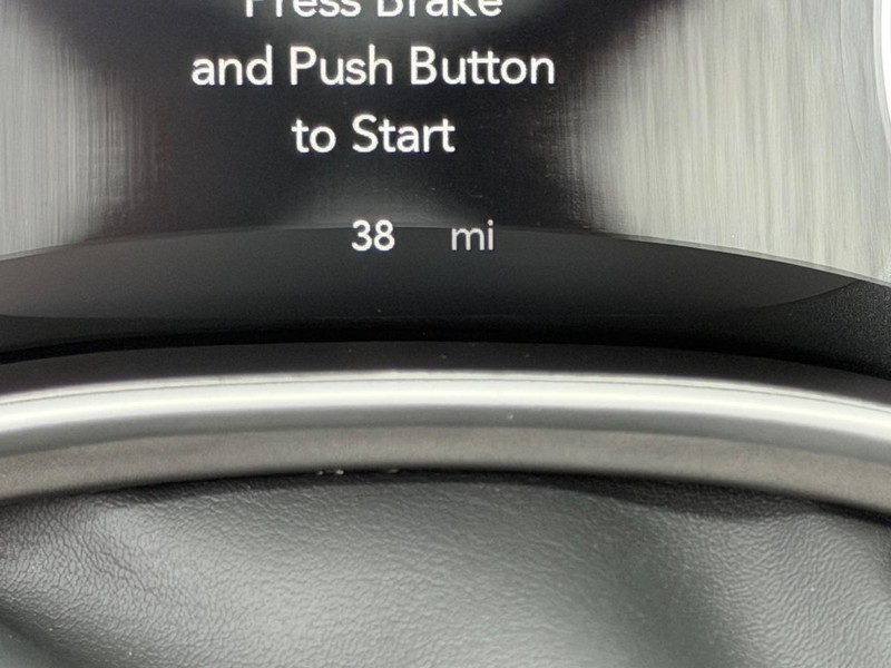 Chrysler Pacifica Vehicle Full-screen Gallery Image 24