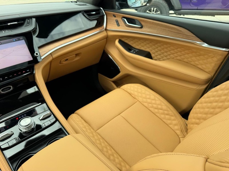 Jeep Grand Cherokee L Vehicle Full-screen Gallery Image 20