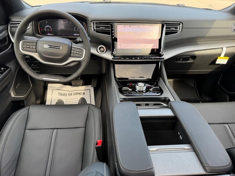 Jeep Grand Wagoneer Vehicle Full-screen Gallery Image 14