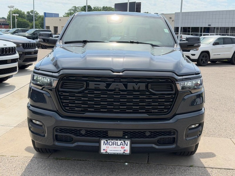 Ram 1500 Vehicle Full-screen Gallery Image 2
