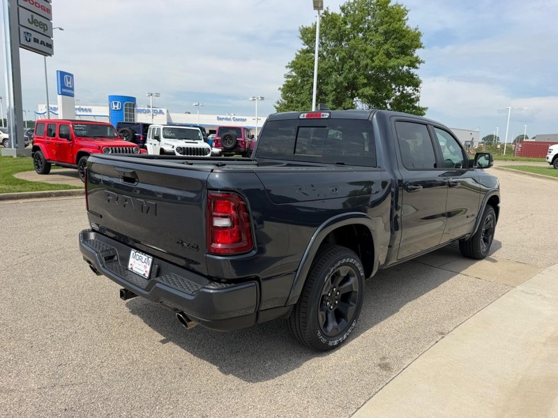 Ram 1500 Vehicle Full-screen Gallery Image 4