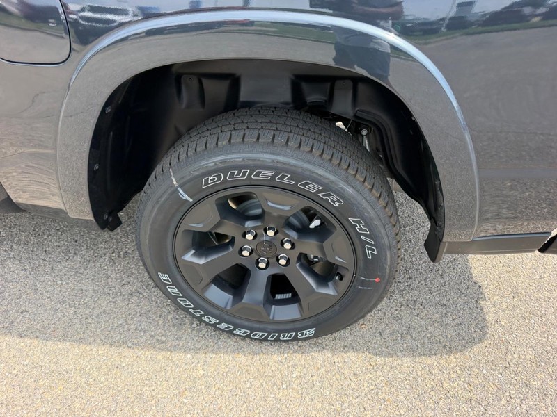 Ram 1500 Vehicle Full-screen Gallery Image 7