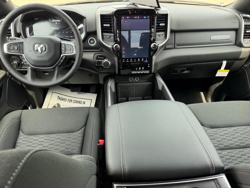 Ram 1500 Vehicle Full-screen Gallery Image 9