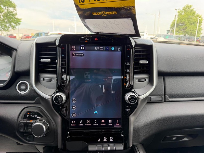 Ram 1500 Vehicle Full-screen Gallery Image 13