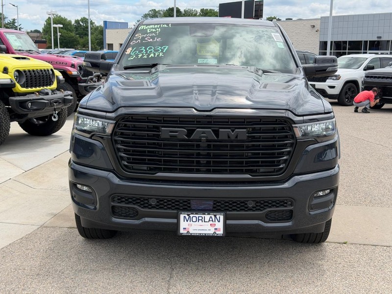 Ram 1500 Vehicle Full-screen Gallery Image 2