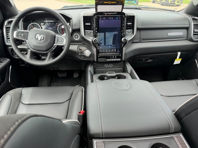 Ram 1500 Vehicle Full-screen Gallery Image 10