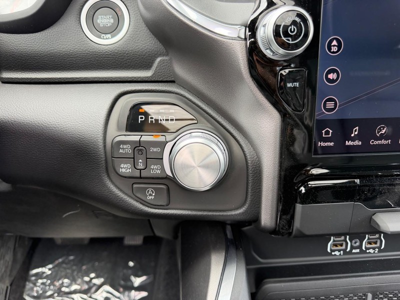 Ram 1500 Vehicle Full-screen Gallery Image 18