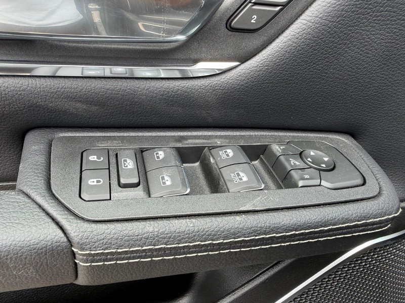 Ram 1500 Vehicle Full-screen Gallery Image 20