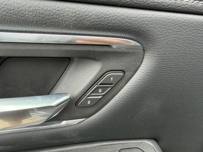 Ram 1500 Vehicle Full-screen Gallery Image 21