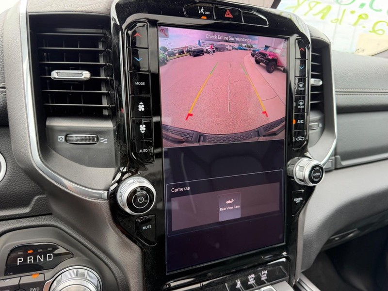 Ram 1500 Vehicle Full-screen Gallery Image 23