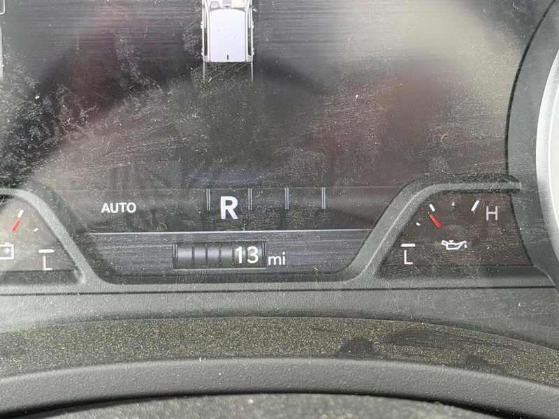 Ram 1500 Vehicle Full-screen Gallery Image 24
