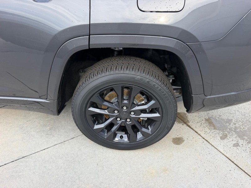 Jeep Grand Cherokee L Vehicle Full-screen Gallery Image 8