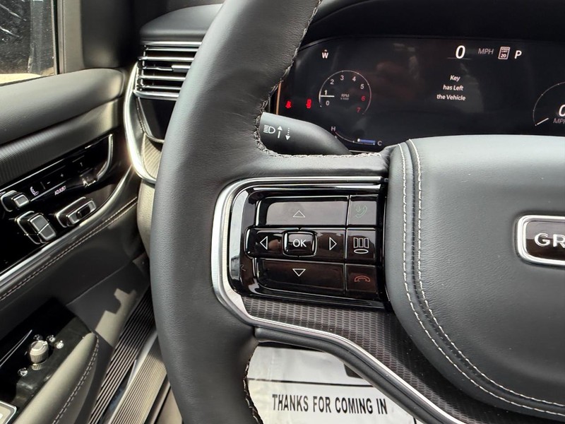 Jeep Grand Wagoneer Vehicle Full-screen Gallery Image 16