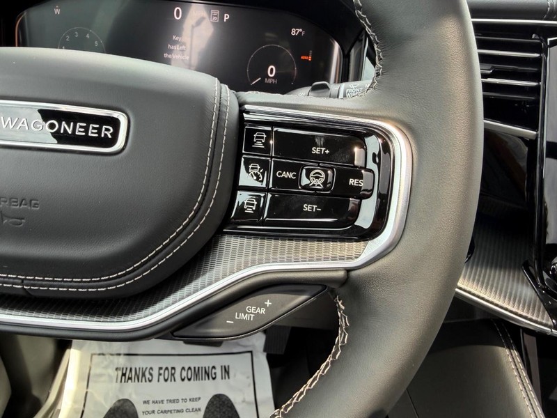 Jeep Grand Wagoneer Vehicle Full-screen Gallery Image 17