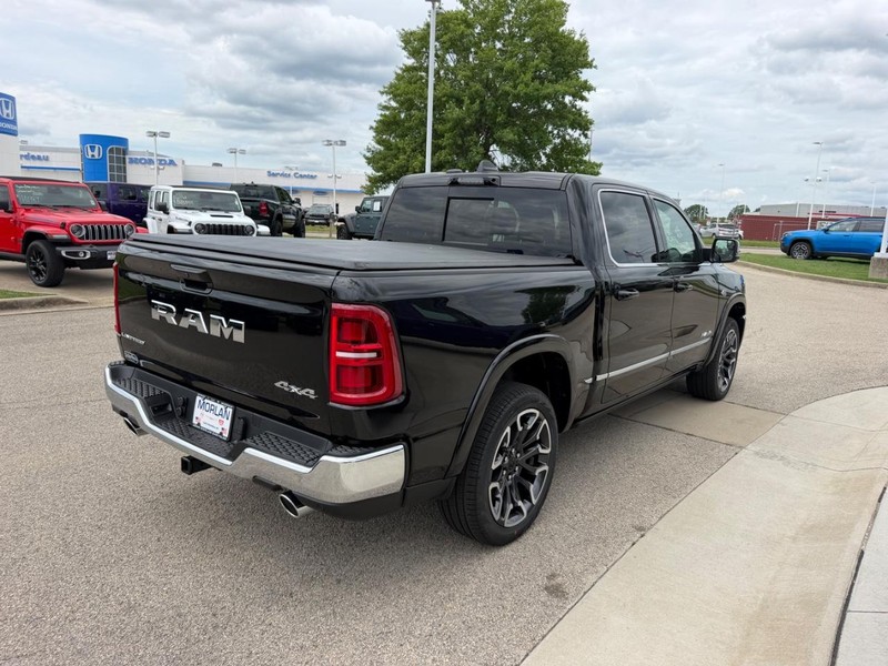 Ram 1500 Vehicle Full-screen Gallery Image 4