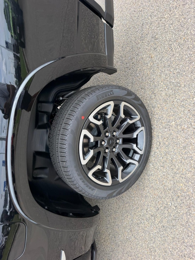 Ram 1500 Vehicle Full-screen Gallery Image 7