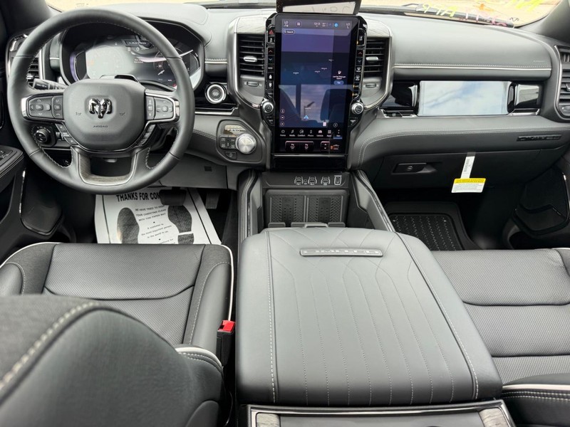 Ram 1500 Vehicle Full-screen Gallery Image 10