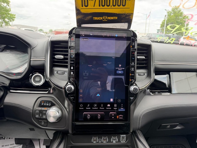 Ram 1500 Vehicle Full-screen Gallery Image 14
