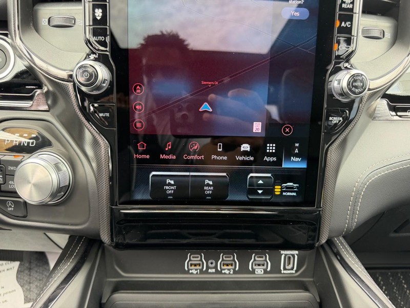 Ram 1500 Vehicle Full-screen Gallery Image 16