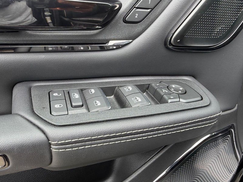 Ram 1500 Vehicle Full-screen Gallery Image 19