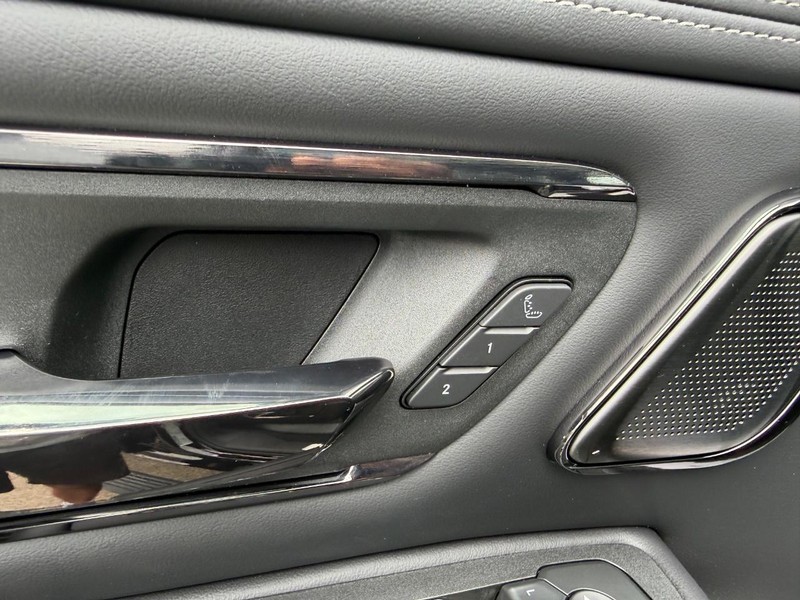 Ram 1500 Vehicle Full-screen Gallery Image 20