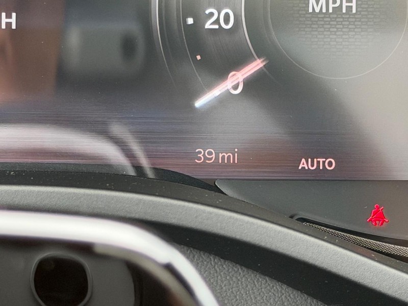 Ram 1500 Vehicle Full-screen Gallery Image 22