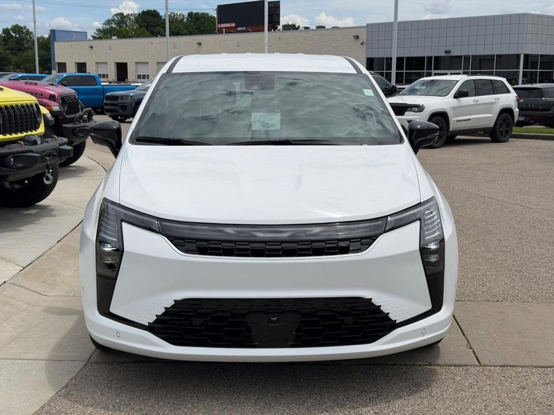Chrysler Pacifica Vehicle Full-screen Gallery Image 2