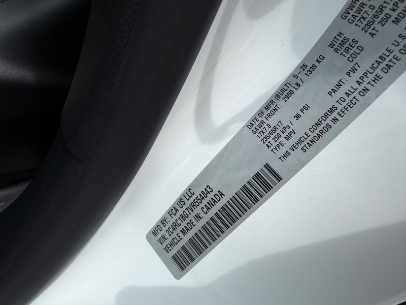 Chrysler Pacifica Vehicle Full-screen Gallery Image 25