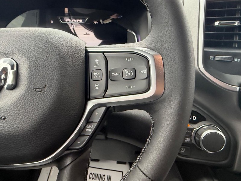 Ram 1500 Vehicle Full-screen Gallery Image 12
