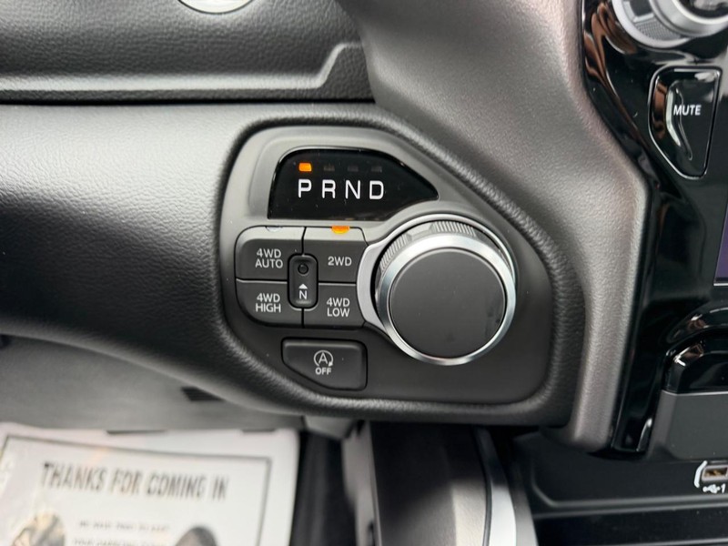 Ram 1500 Vehicle Full-screen Gallery Image 13